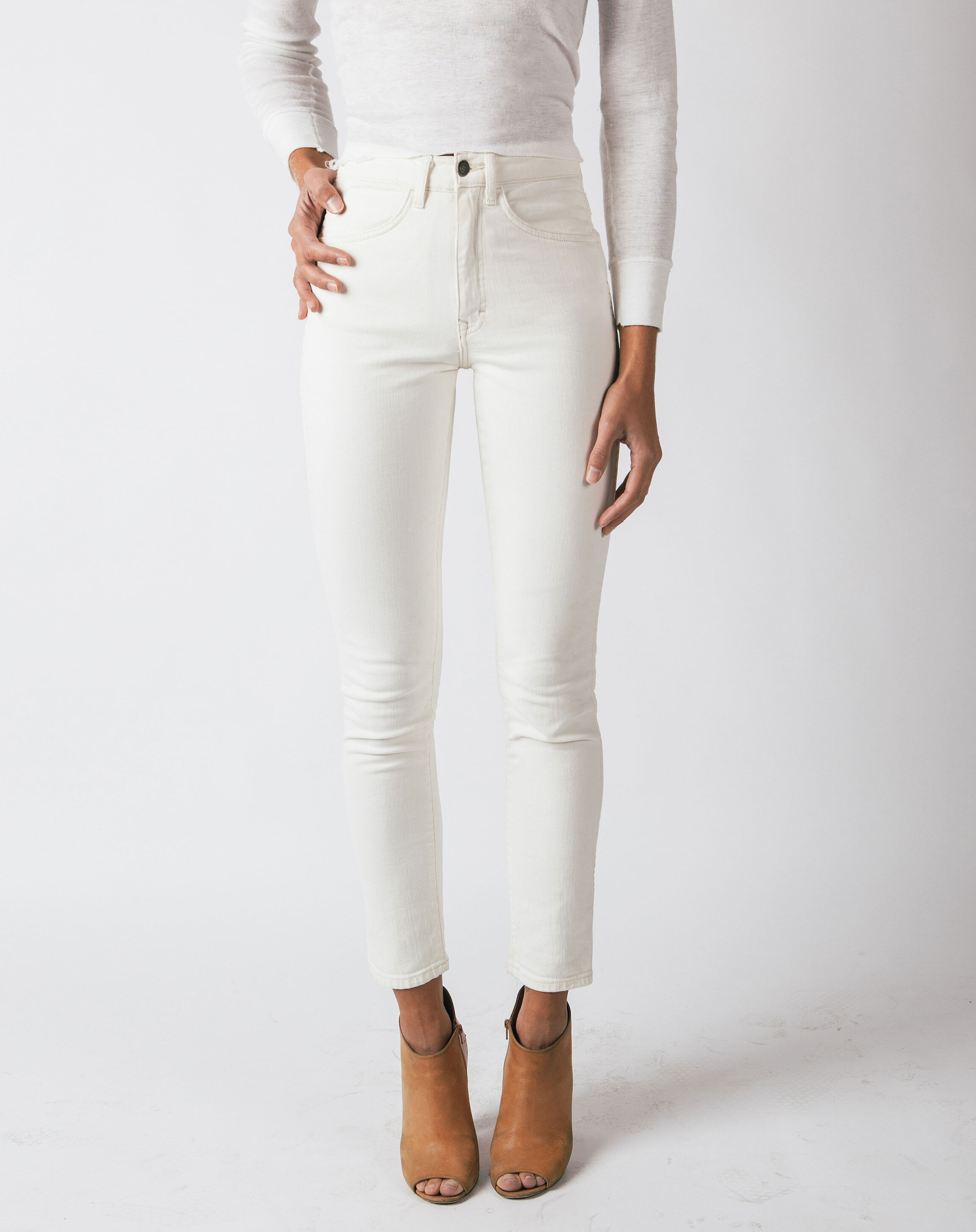 11 Sustainable White Denim Jeans You Can Wear All Summer - The Good Trade