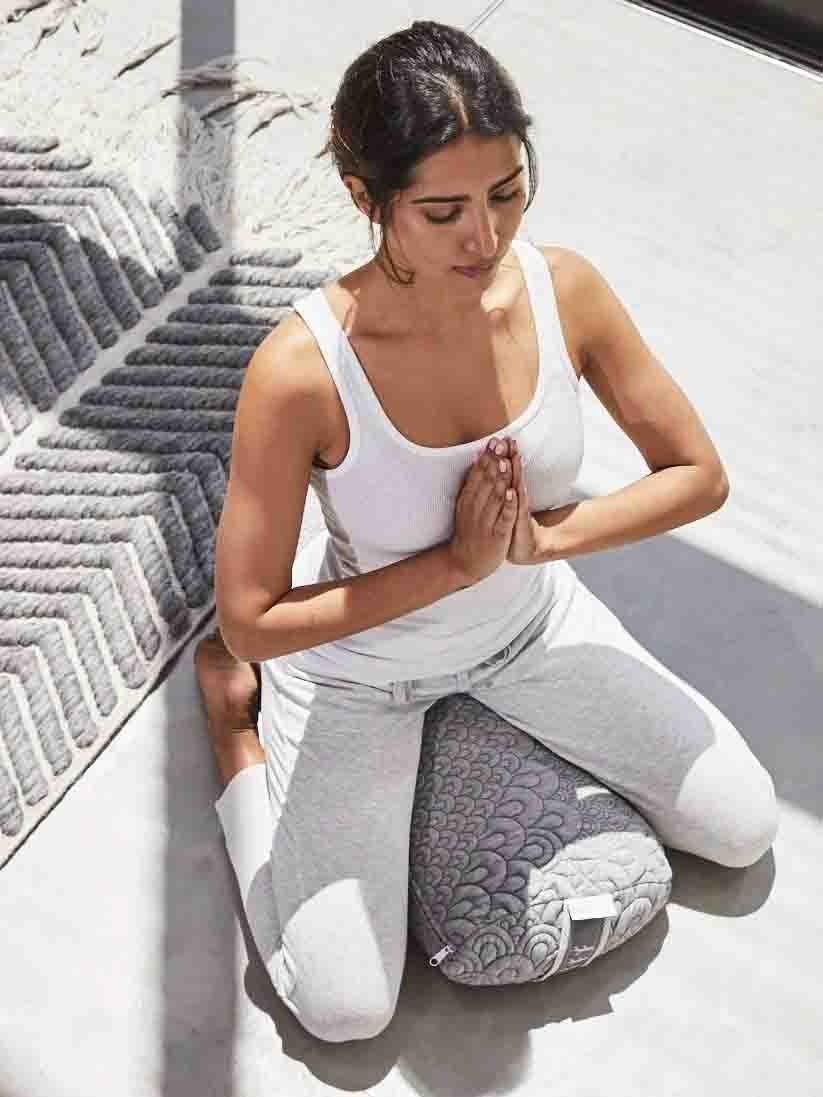 What Is An Organic Cotton Yoga Mat Really Like? Our Editors Review Brentwood  Home's New Yoga Collection - The Good Trade