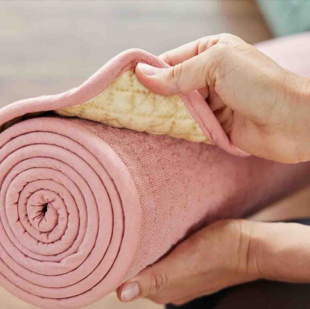 Non-slip Yoga Towel/ Eco-friendly Yoga Mat Cover Made From