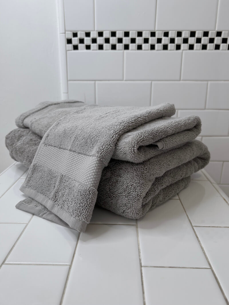 10 Best Organic Bath Towels To Elevate Your Bathtime Ritual - The Good Trade