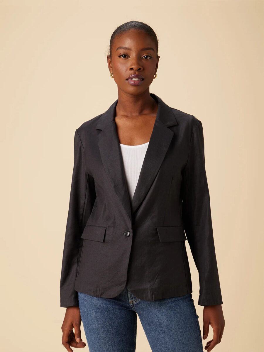 9 Best Women's Suits From Sustainable Brands (2024) - The Good Trade