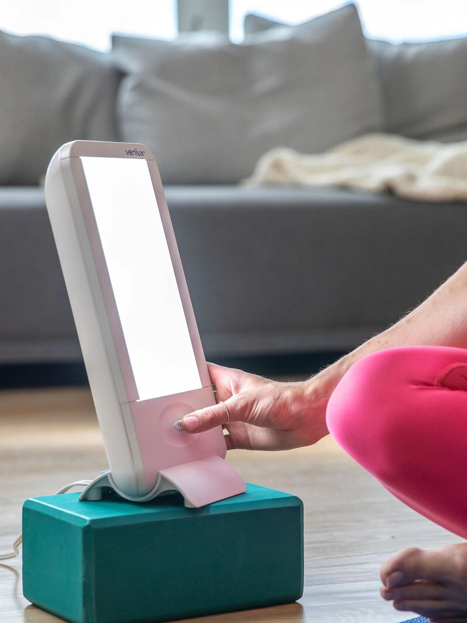 6 Best Light Therapy Lamps in 2024, HGTV Top Picks