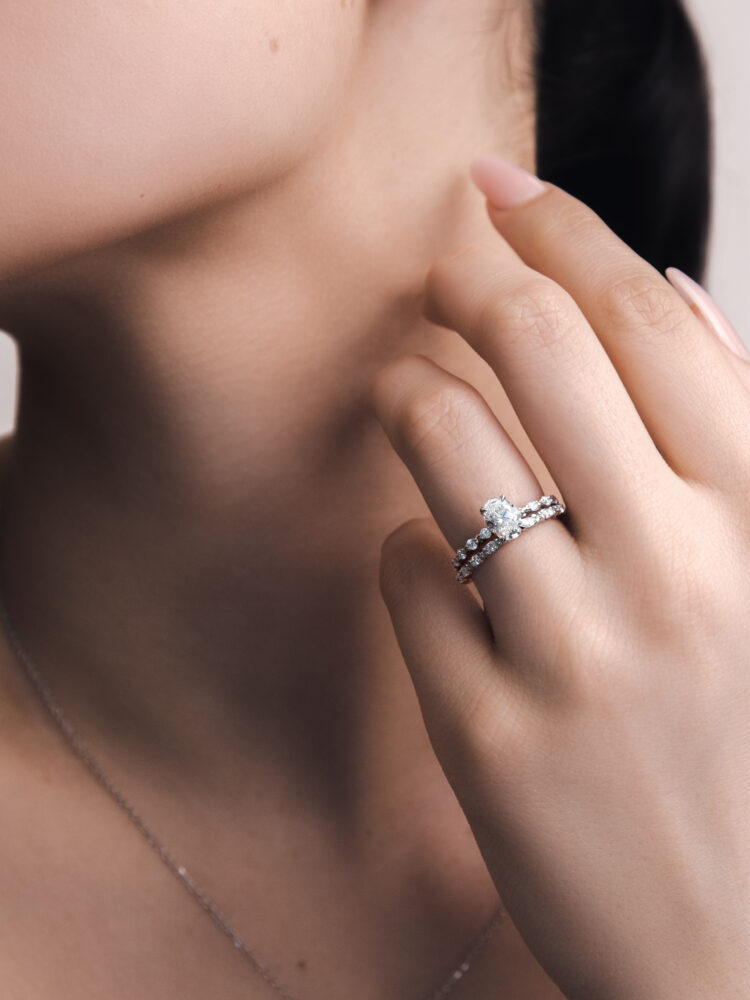 A model wearing a Taylor & Hart engagement ring.